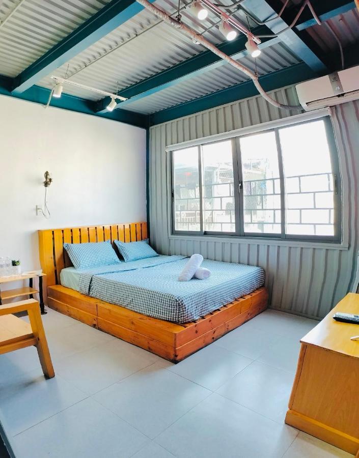 Hotel Container